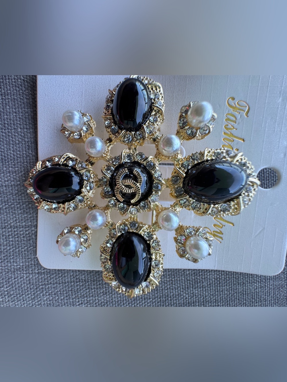 Luxury gold Brooch with Black Stones and Pearls